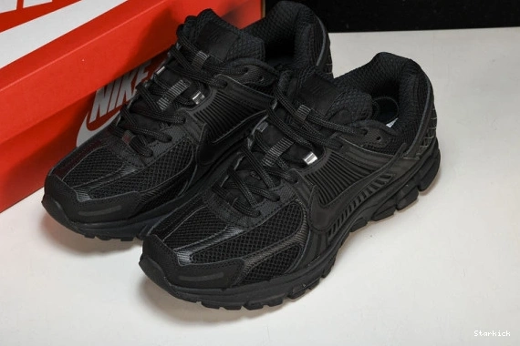 ZOOM BV1358-003 (2023) Triple 5 Black VOMERO NIKE 1027